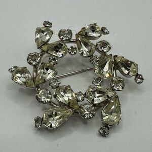 Elegant Vintage Crystal Brooch